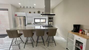 House | Private kitchen | Fridge, stovetop, toaster, blender