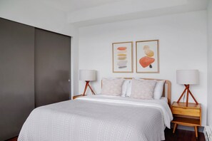 1 habitación, tabla de planchar con plancha, wifi y ropa de cama