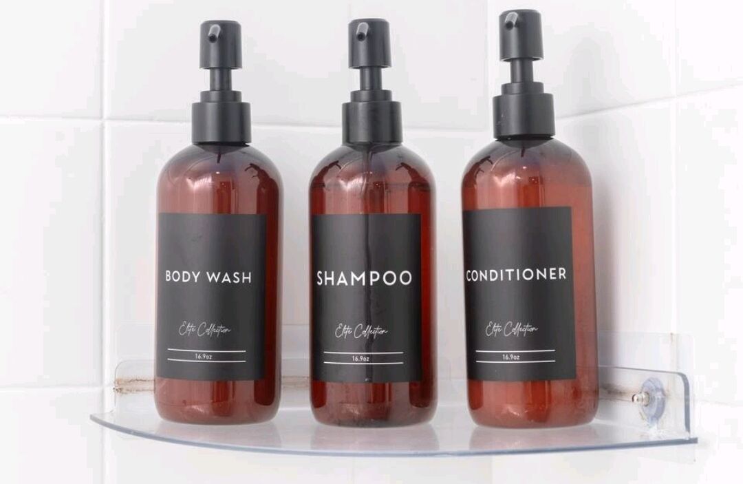 Asciugamani, sapone, shampoo, carta igienica