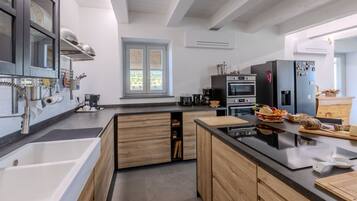 Fridge, microwave, oven, dishwasher