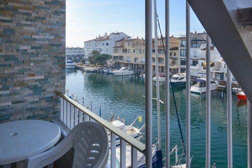 WELCS APARTAMENTO 118 EMP con vistas al canal