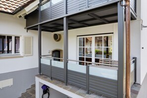 Exterior detail - Apartment 'Moderner Schwarzwaldtraum' with Private Terrace, Shared Garden and Wi-Fi (Oberharmersbach)