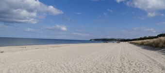 Holiday Home 'Sabines Badehaus Mit Innenpool' with Lake View, Private Terrace and Wi-Fi