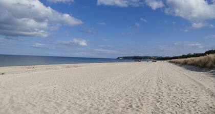 Holiday Home 'Sabines Badehaus Mit Innenpool' with Lake View, Private Terrace and Wi-Fi