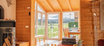 Holiday Home 'Ferienholzhaus Füßmann' with Mountain View, Private Terrace and Wi-Fi