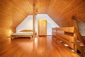 2 室のベッドルーム、WiFi (無料)、ベッドシーツ