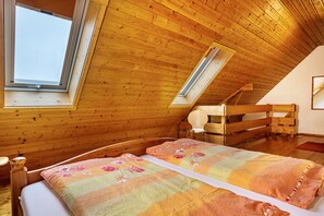 1 dormitori, wifi gratuïta i roba de llit