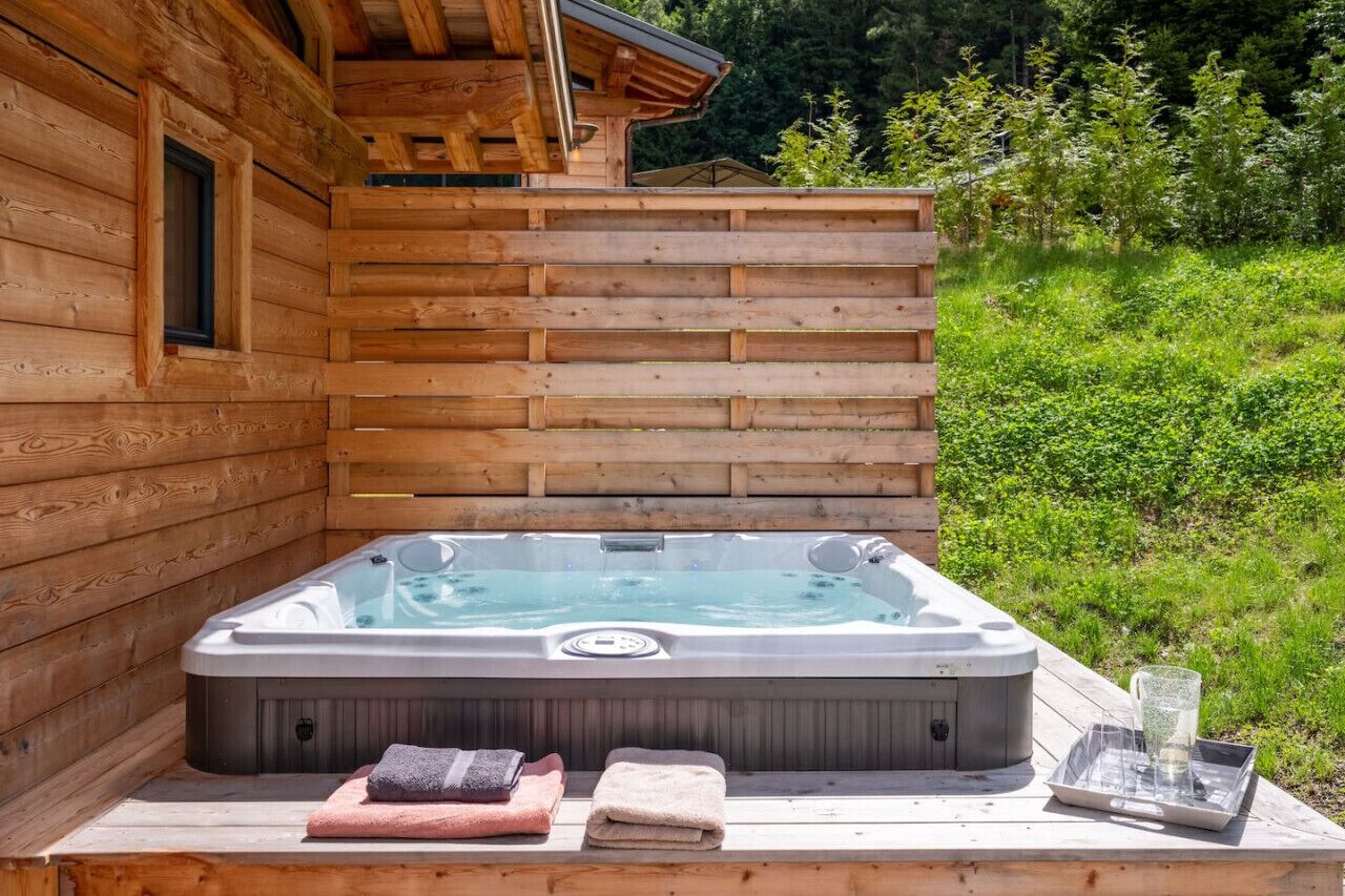 Bain à remous extérieur