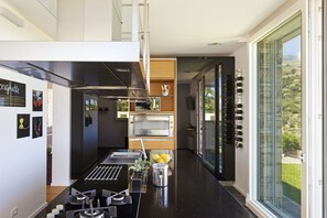 Kühlschrank, Mikrowelle, Geschirrspüler, Toaster