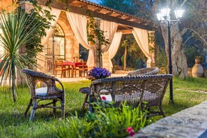 Outdoor dining - Villa Astrea - Andrano ,Apulia (Andrano)