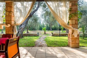 Outdoor dining - Villa Astrea - Andrano ,Apulia (Andrano)