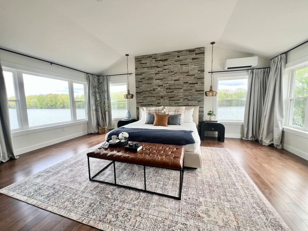 NEW!!! Remodeled 5BR/3.5BA Lake House!!