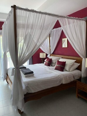4 bedrooms, iron/ironing board, travel crib, free WiFi - Stunning 4 bedroom private pool Villa (Tambon Sa Khu)