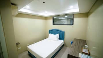 Standard Room | 1 bedroom, hypo-allergenic bedding, desk, laptop workspace