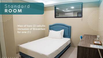 Standardværelse | Allergivenligt sengetøj, skrivebord, arbejdsområde til bærbare computere