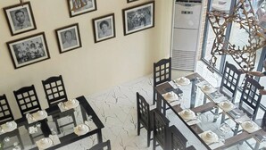 مطعم