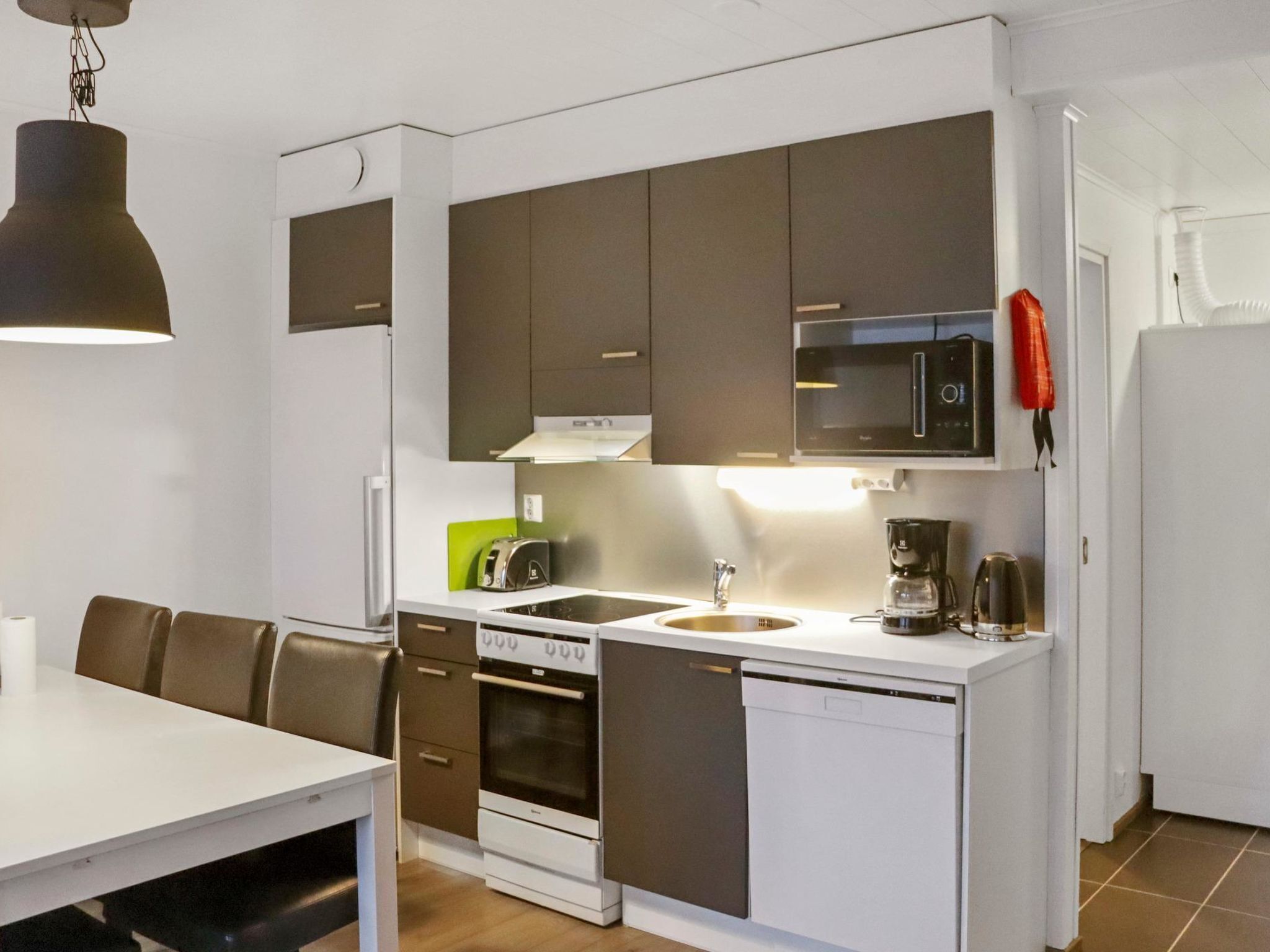 雪櫃、微波爐、洗碗機、廚房用具/餐具/器皿