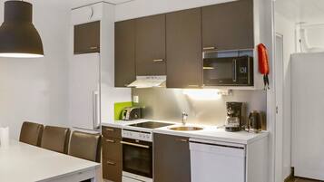 Réfrigérateur, micro-ondes, lave-vaisselle