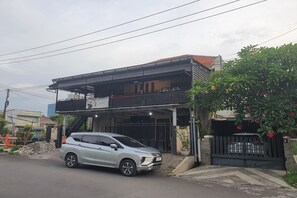 Exterior - OYO 93623 Assalam Homestay Syariah (Surabaya)