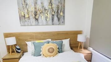 3 bedrooms, desk, iron/ironing board, WiFi