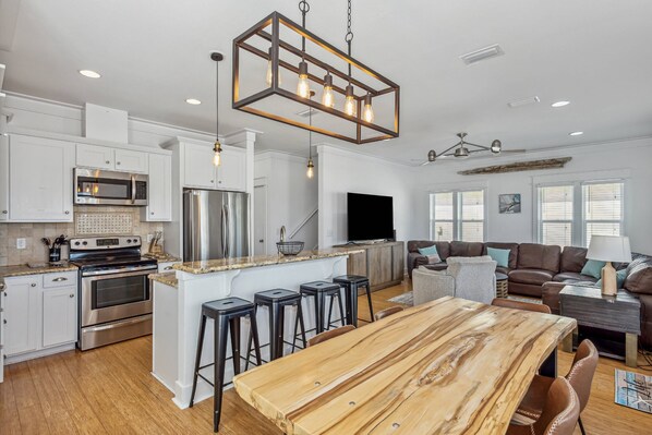 Interior - Gorgeous Sound-side Family Friendly Retreat l Golf Cart Included l Convenient to National Seashore (Navarre)