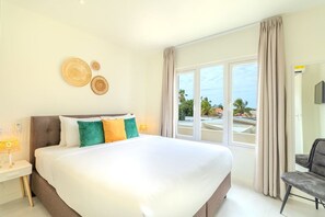 3 bedrooms, in-room safe, desk, iron/ironing board - Modern Luxe Villa, Villa Twin A by Bocobay (Noord)