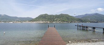 Villa Magnolie with direct access to lake