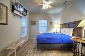 3 makuuhuonetta, silitysrauta/-lauta, ilmainen Wi-Fi, vuodevaatteet