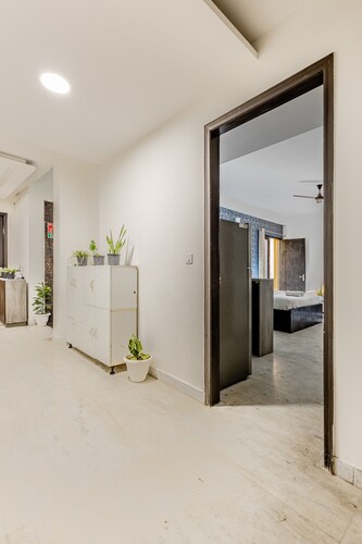 Lime Tree Hotel Golf Course Road Sec-43