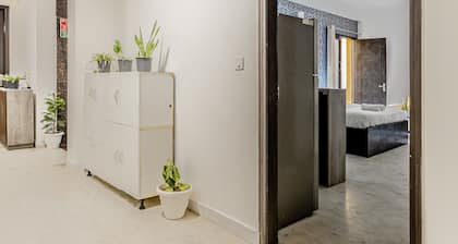 Lime Tree Hotel Golf Course Road Sec-43