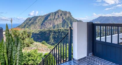 Casa dos Anjos, a Home in Madeira