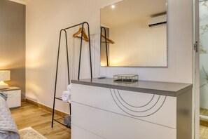 1 chambre, fer et planche à repasser, accès au Wi-Fi (inclus)