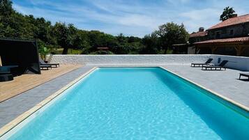 Piscine extérieure, piscine chauffée
