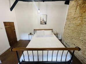 4 chambres, fer et planche à repasser, lit parapluie, Wi-Fi gratuit