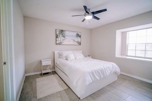 2 habitaciones, escritorio, tabla de planchar con plancha y wifi 