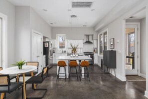 Dining - House w/ Fenced Yard, Rooftop Deck 3 mile Downtown (Nashville)