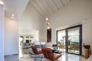 Smart-tv och eldstad