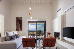 Smart-tv och eldstad