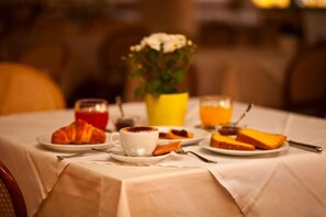 Dining - hotel moderno (Olbia)