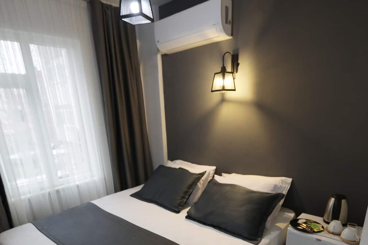 Standard Room | 1 bedroom, desk, soundproofing, free WiFi