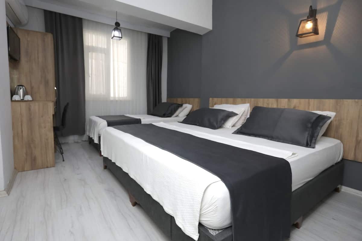 Standard Triple Room | 1 bedroom, desk, soundproofing, free WiFi