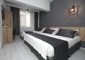 Standard Triple Room | 1 bedroom, desk, soundproofing, free WiFi
