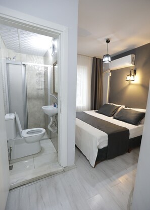 Standard Room | 1 bedroom, desk, soundproofing, free WiFi