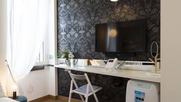 Monolocale comfort | Una scrivania, postazione laptop, ferro/asse da stiro, Wi-Fi gratuito