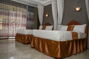 Bureau, espace de travail pour ordinateur portable, Wi-Fi gratuit