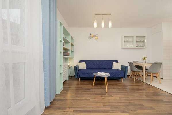 Apartment, 1 Bedroom, Balcony | Living room