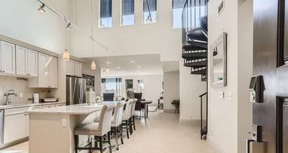 RiNo Loft w/ parking & mtn Views