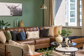 TV - RiNo Loft w/ parking & mtn Views (Denver)