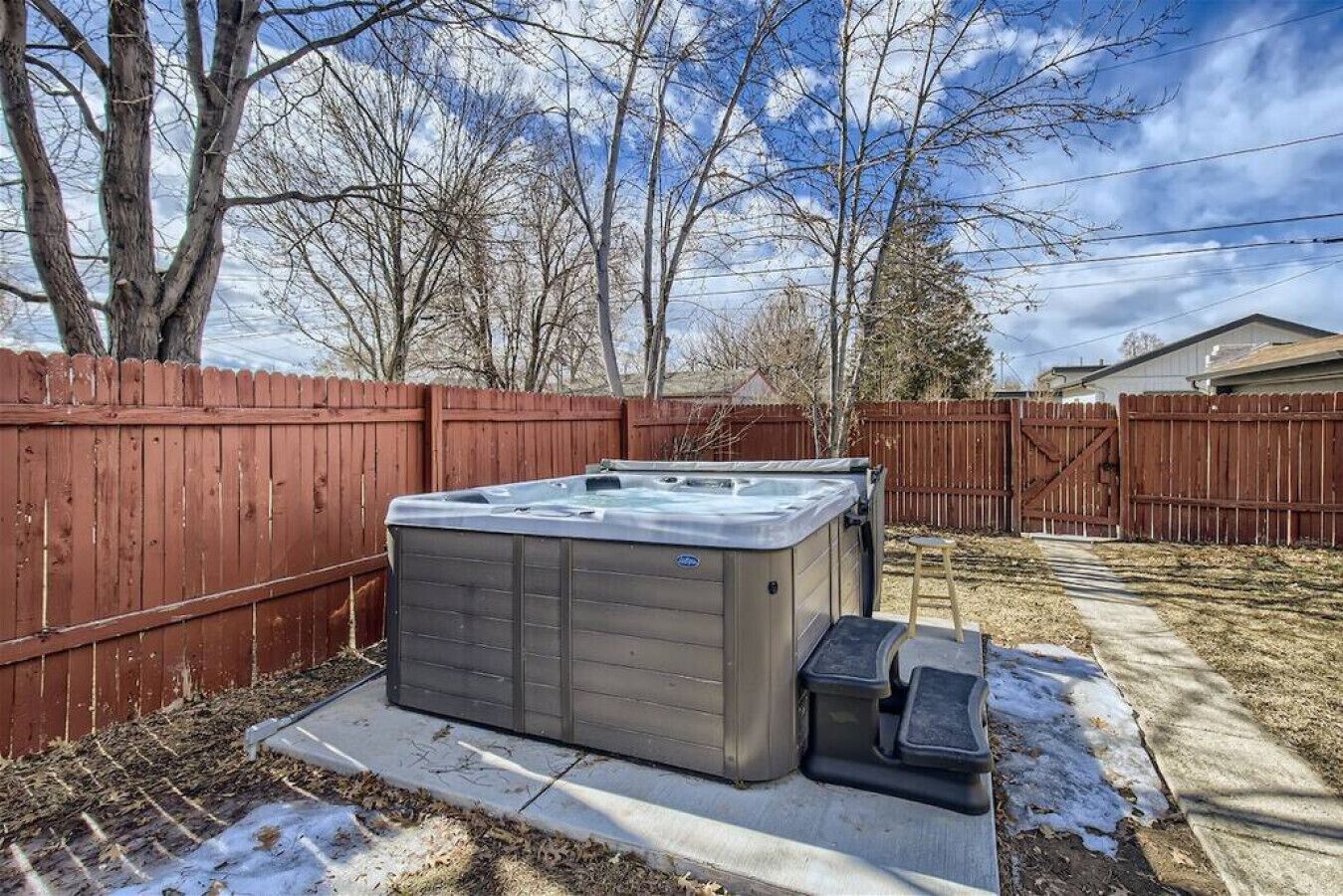 Tina de hidromasaje al aire libre