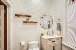 ヘアドライヤー、タオル